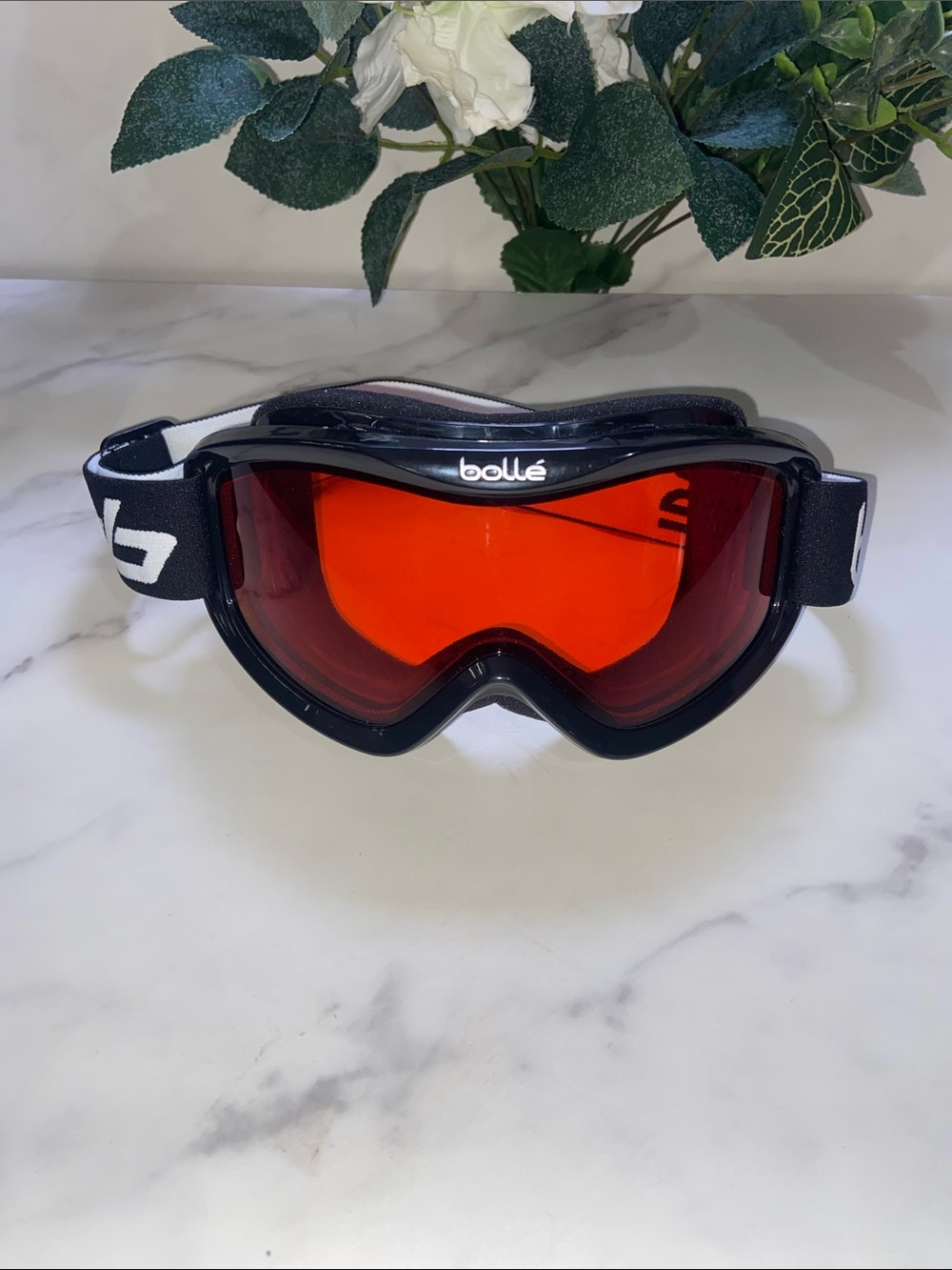 belle Unisex Ski Goggles Black/Red Lens Adjustable